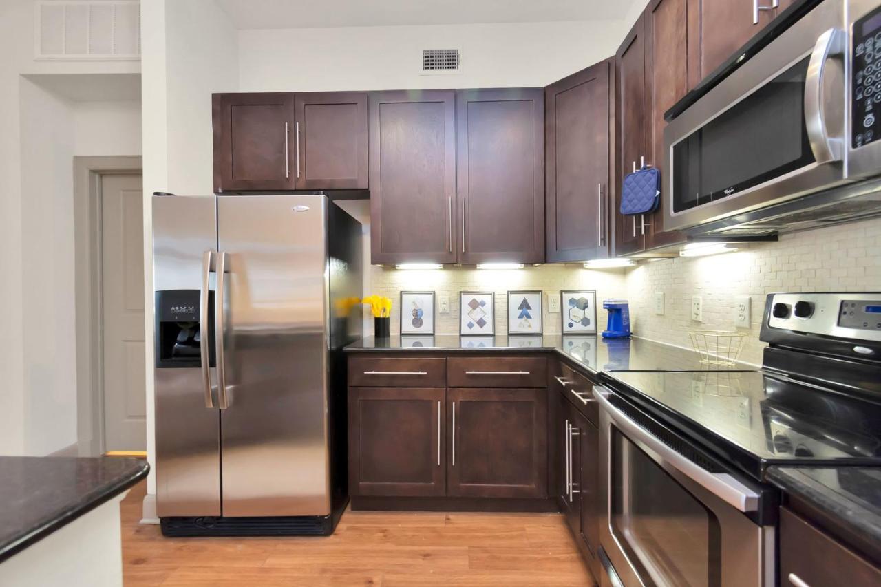 Welcome To The Suite Spot Luxury 1Bedroom Mid-Rise In Suger Land ヒューストン エクステリア 写真