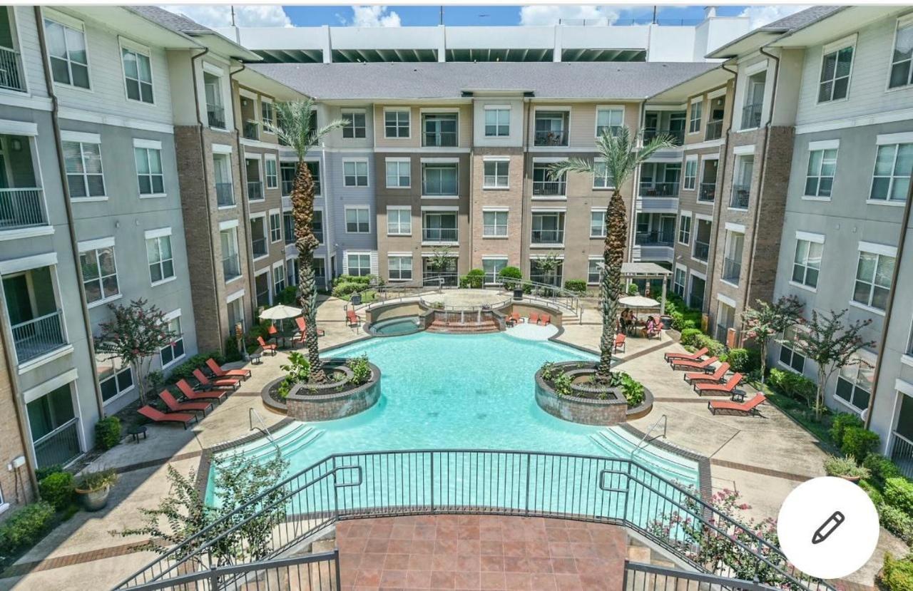 Welcome To The Suite Spot Luxury 1Bedroom Mid-Rise In Suger Land ヒューストン エクステリア 写真