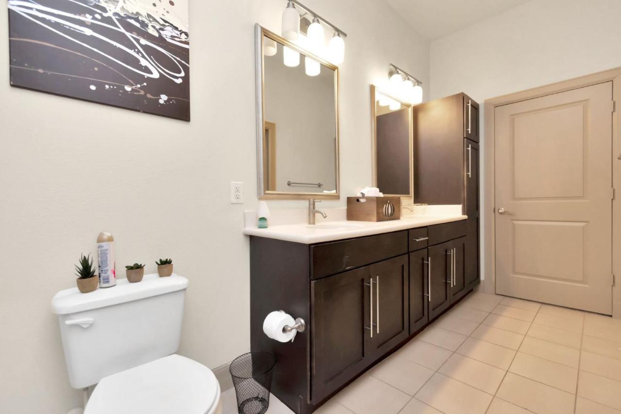 Welcome To The Suite Spot Luxury 1Bedroom Mid-Rise In Suger Land ヒューストン エクステリア 写真